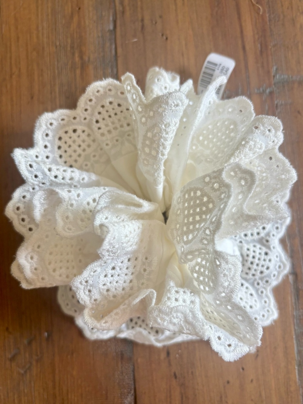 NWT urban outfitters eyelet hair scrunchie